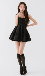 モデル：164cm（着用サイズ：FREE　着用カラー：BLK）
