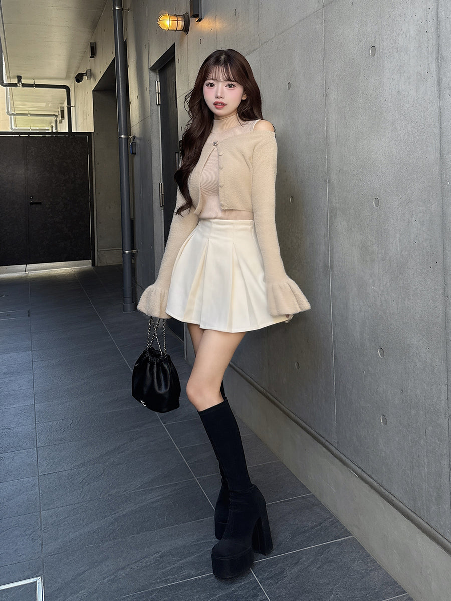 モデル：158cm（着用サイズ：S　着用カラー：IVO）