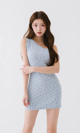 モデル：164cm（着用サイズ：FREE　着用カラー：WHT）