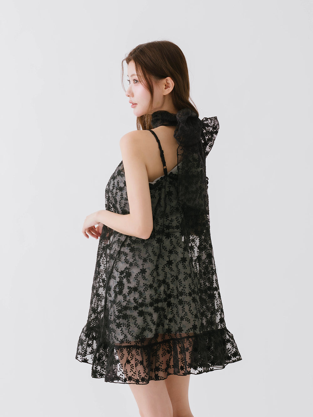 モデル：164cm（着用サイズ：FREE　着用カラー：BLK）