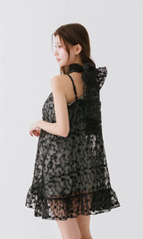 モデル：164cm（着用サイズ：FREE　着用カラー：BLK）