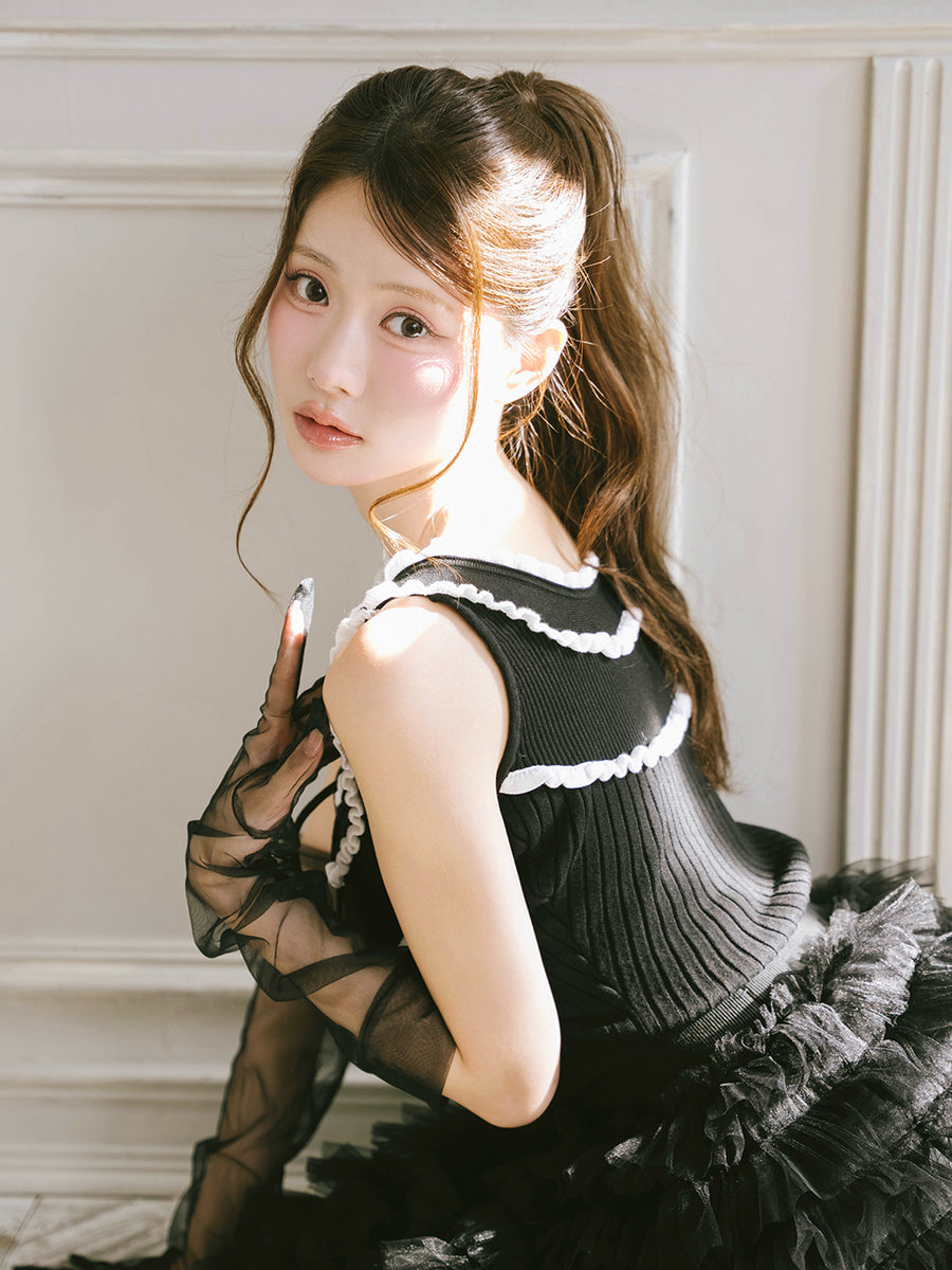 モデル：164cm（着用サイズ：FREE　着用カラー：BLK）