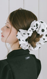 モデル：164cm（着用サイズ：FREE　着用カラー：DOT）