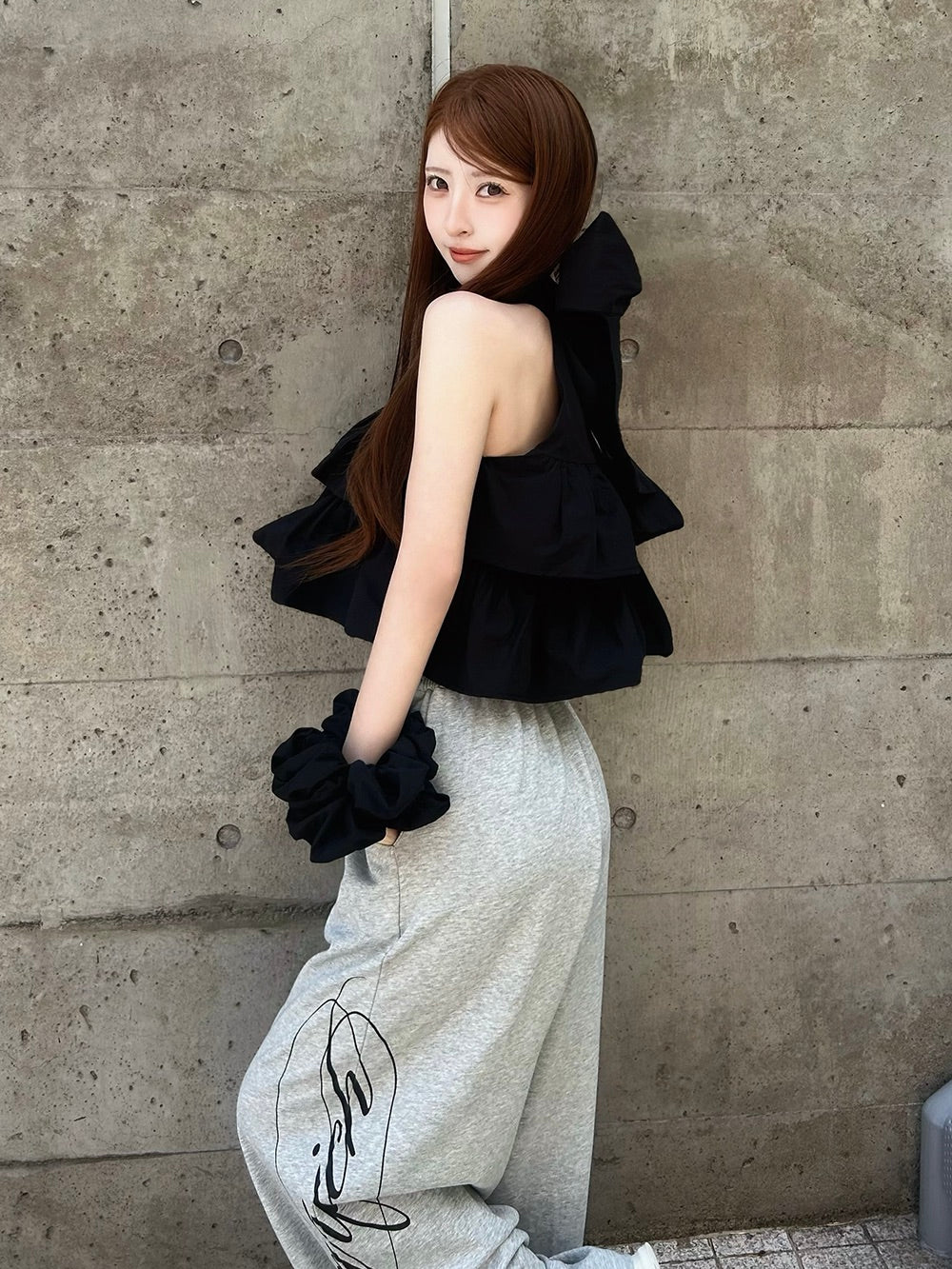 モデル：161cm（着用サイズ：FREE　着用カラー：BLK）