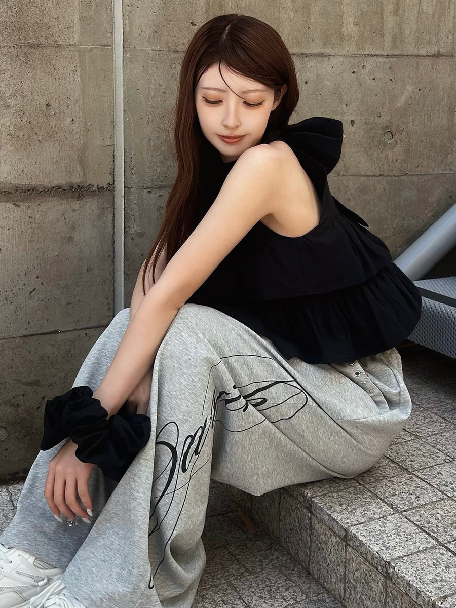 モデル：161cm（着用サイズ：FREE　着用カラー：BLK）
