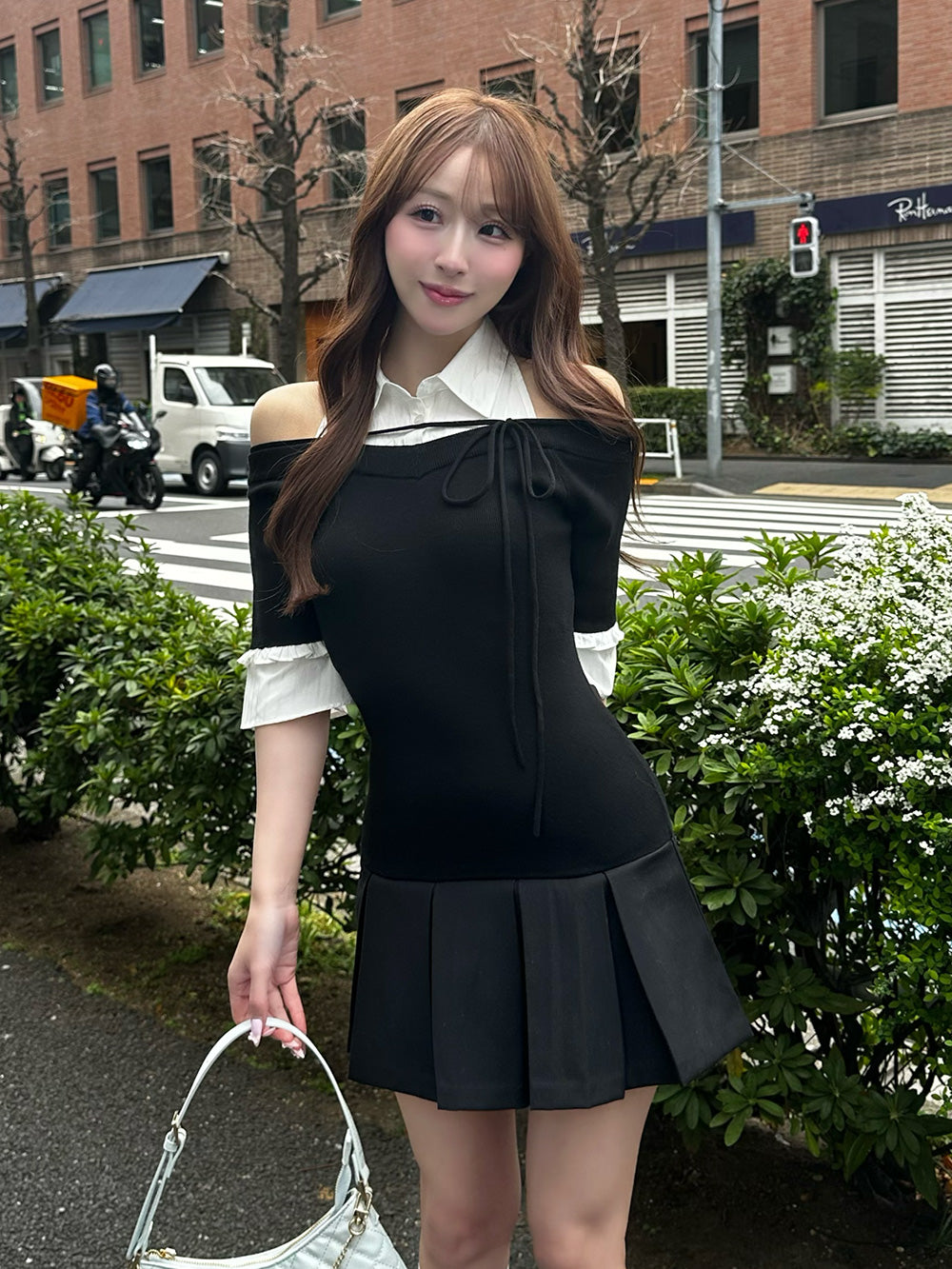 シャツドッキングオフショルプリーツミニワンピース – Darich