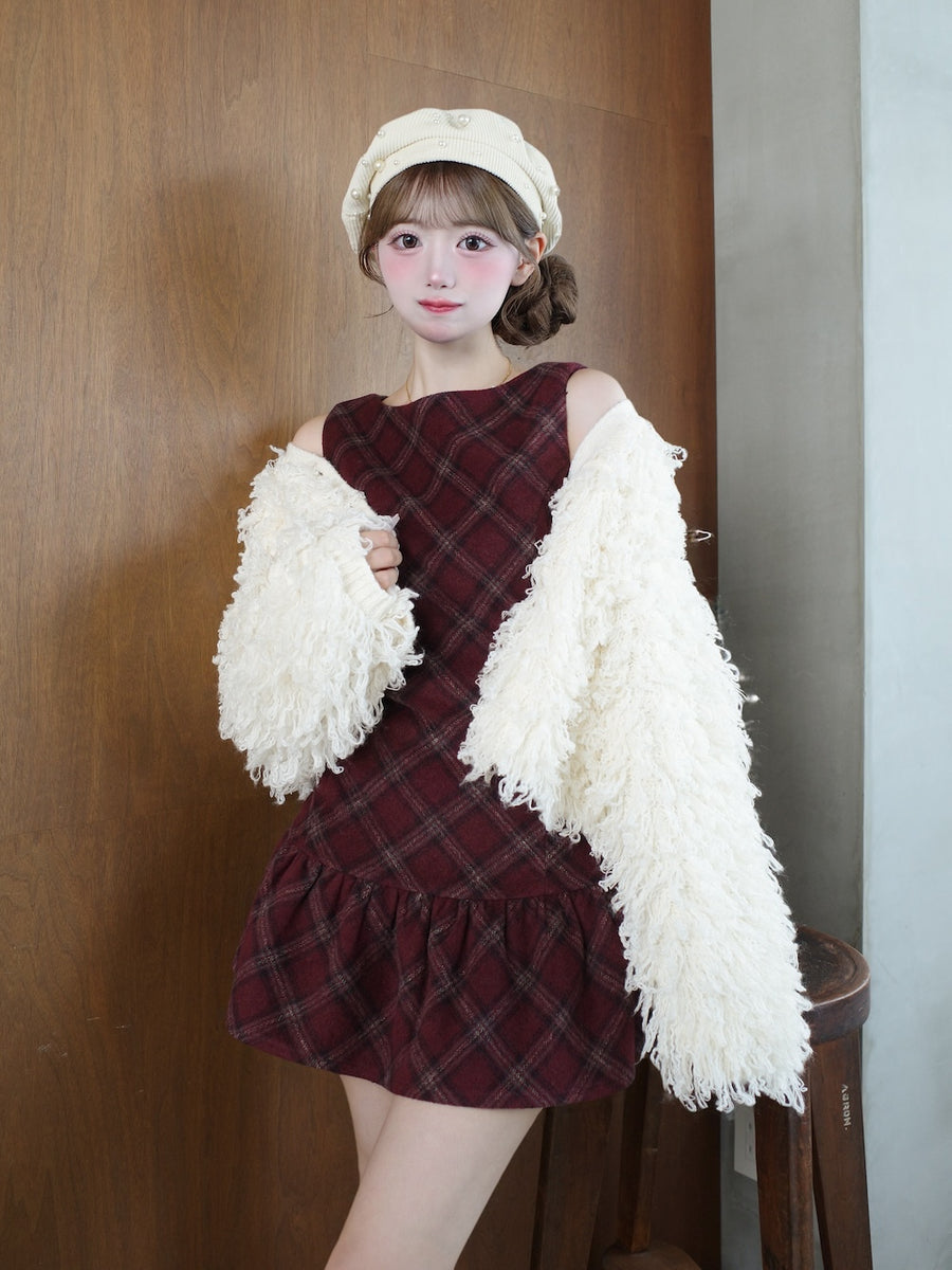 モデル：158cm（着用サイズ：FREE　着用カラー：BRD）