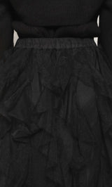 モデル：158cm（着用サイズ：FREE　着用カラー：BLK）