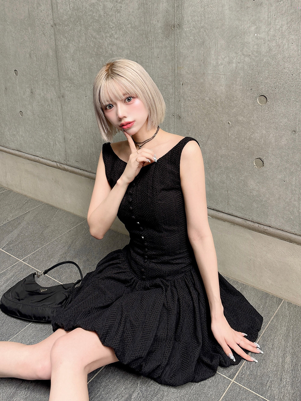 モデル：155cm（着用サイズ：FREE　着用カラー：BLK）
