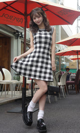 モデル：158cm（着用サイズ：FREE　着用カラー：BLK）