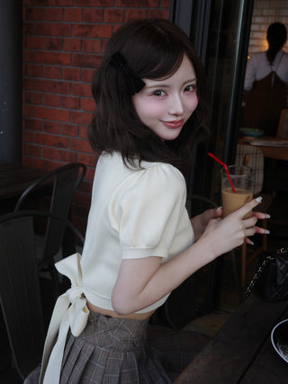 モデル：158cm（着用サイズ：FREE　着用カラー：IVO）