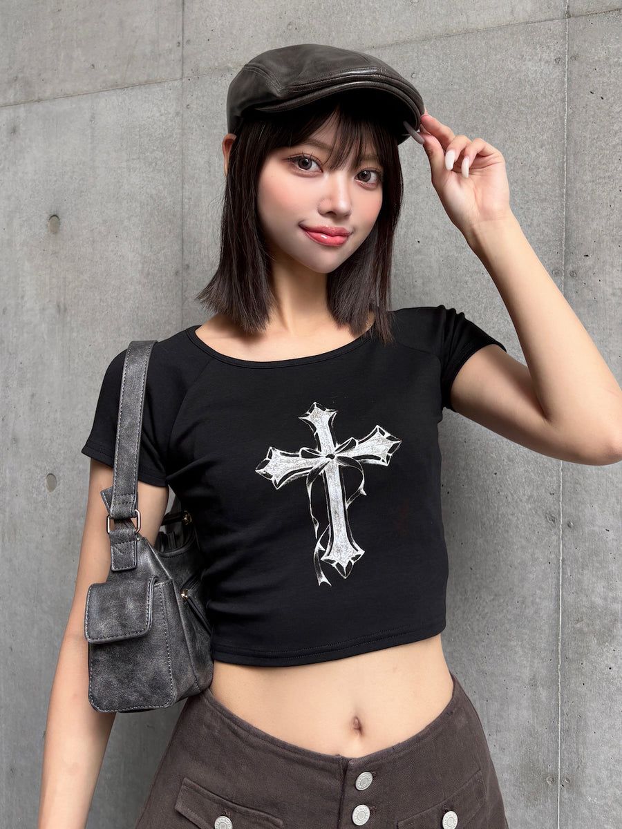 モデル：163cm（着用サイズ：FREE　着用カラー：BLK）