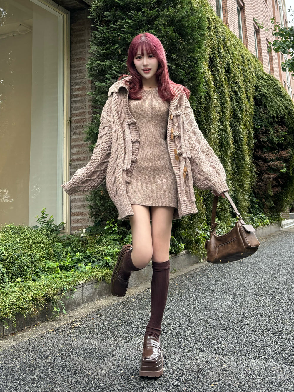ケーブルアンサンブルニットミニワンピース