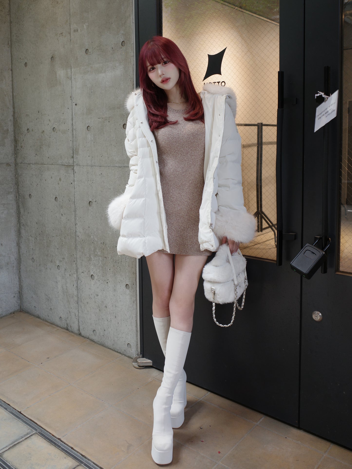 モデル：165cm（着用サイズ：S　着用カラー：WHT）