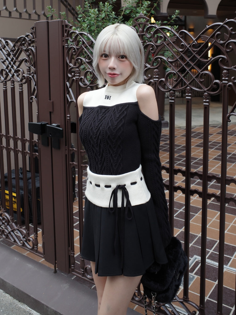 モデル：155m（着用サイズ：FREE　着用カラー：BLK）