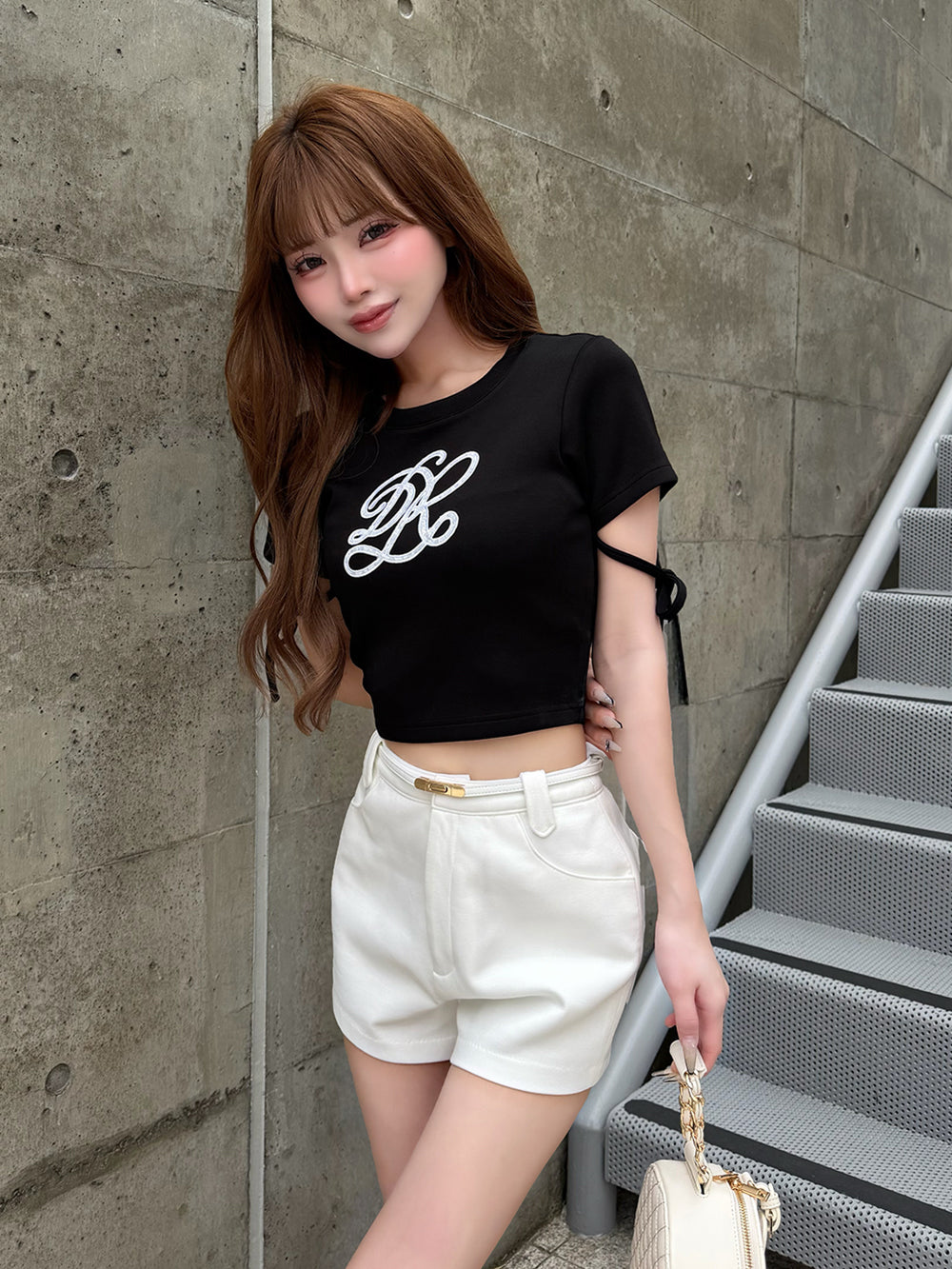 モデル：158cm（着用サイズ：FREE　着用カラー：BLK）