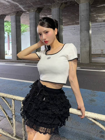 モデル：155cm（着用サイズ：FREE　着用カラー：BLK）