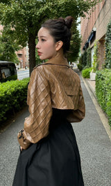 モデル：155cm（着用サイズ：FREE　着用カラー：BLK）