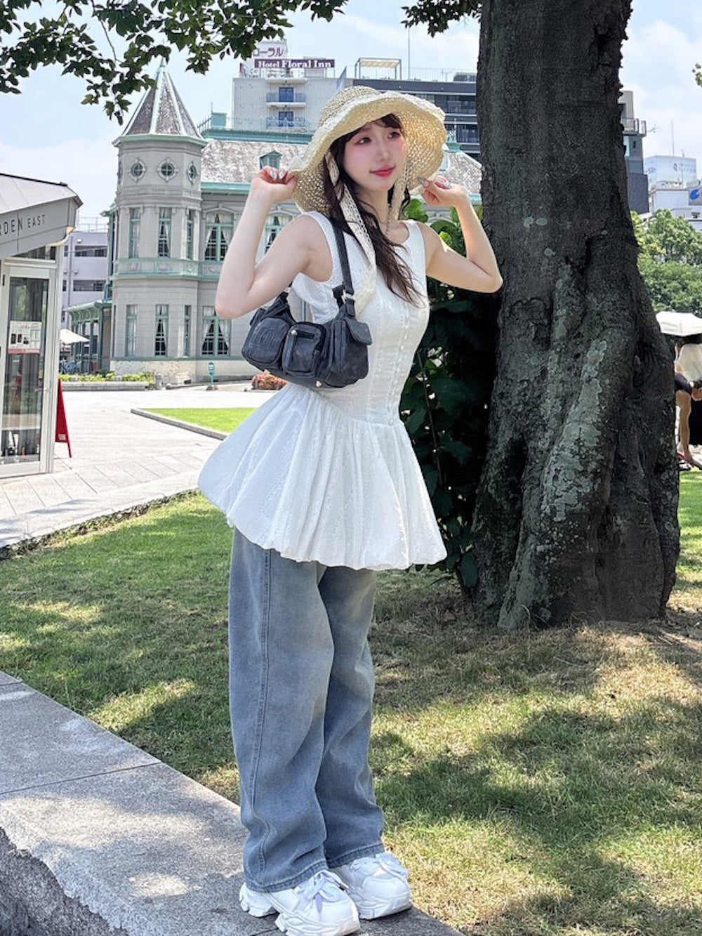 モデル：160cm（着用サイズ：FREE　着用カラー：WHT）