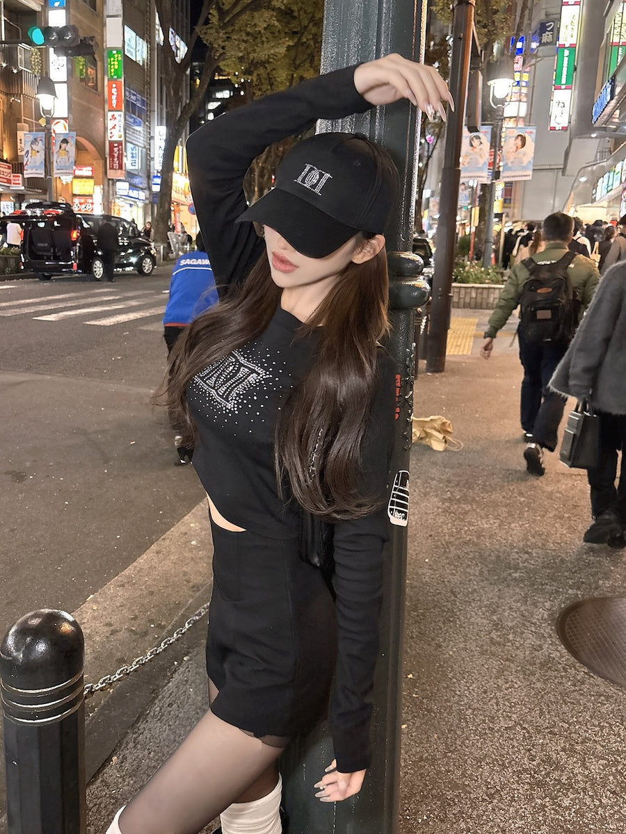 モデル：158cm（着用サイズ：FREE　着用カラー：BLK）