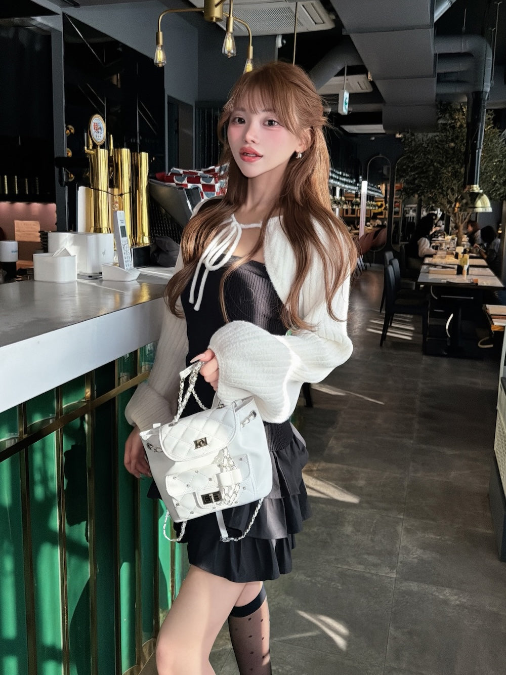 モデル：158cm（着用サイズ：FREE　着用カラー：BLK）