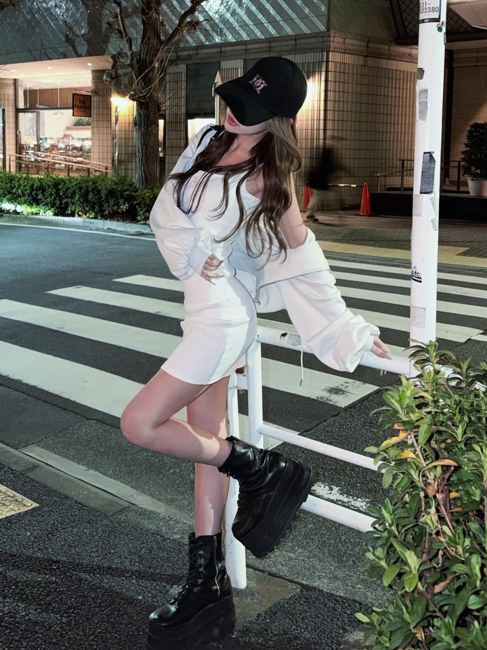 モデル：158cm（着用サイズ：FREE　着用カラー：WHT）