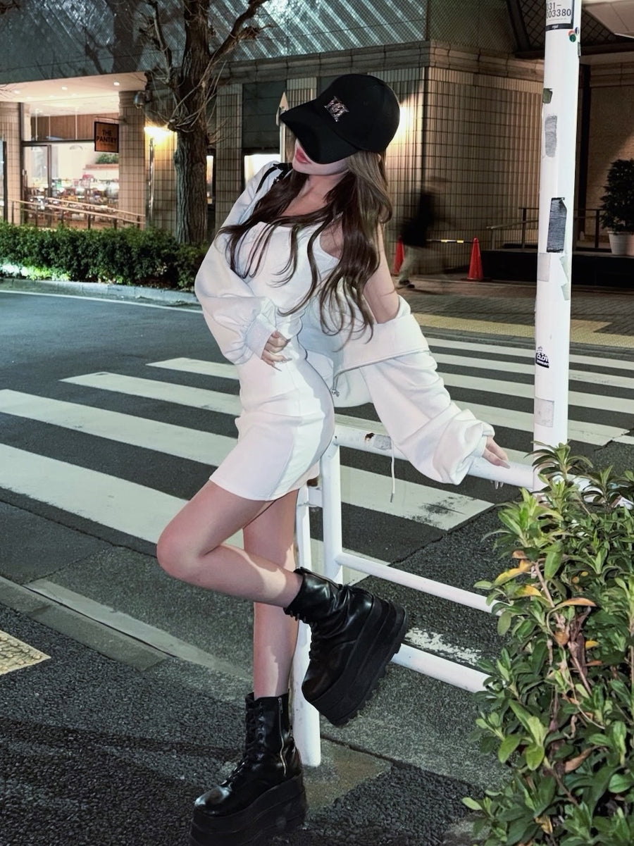 モデル：158cm（着用サイズ：FREE　着用カラー：WHT）