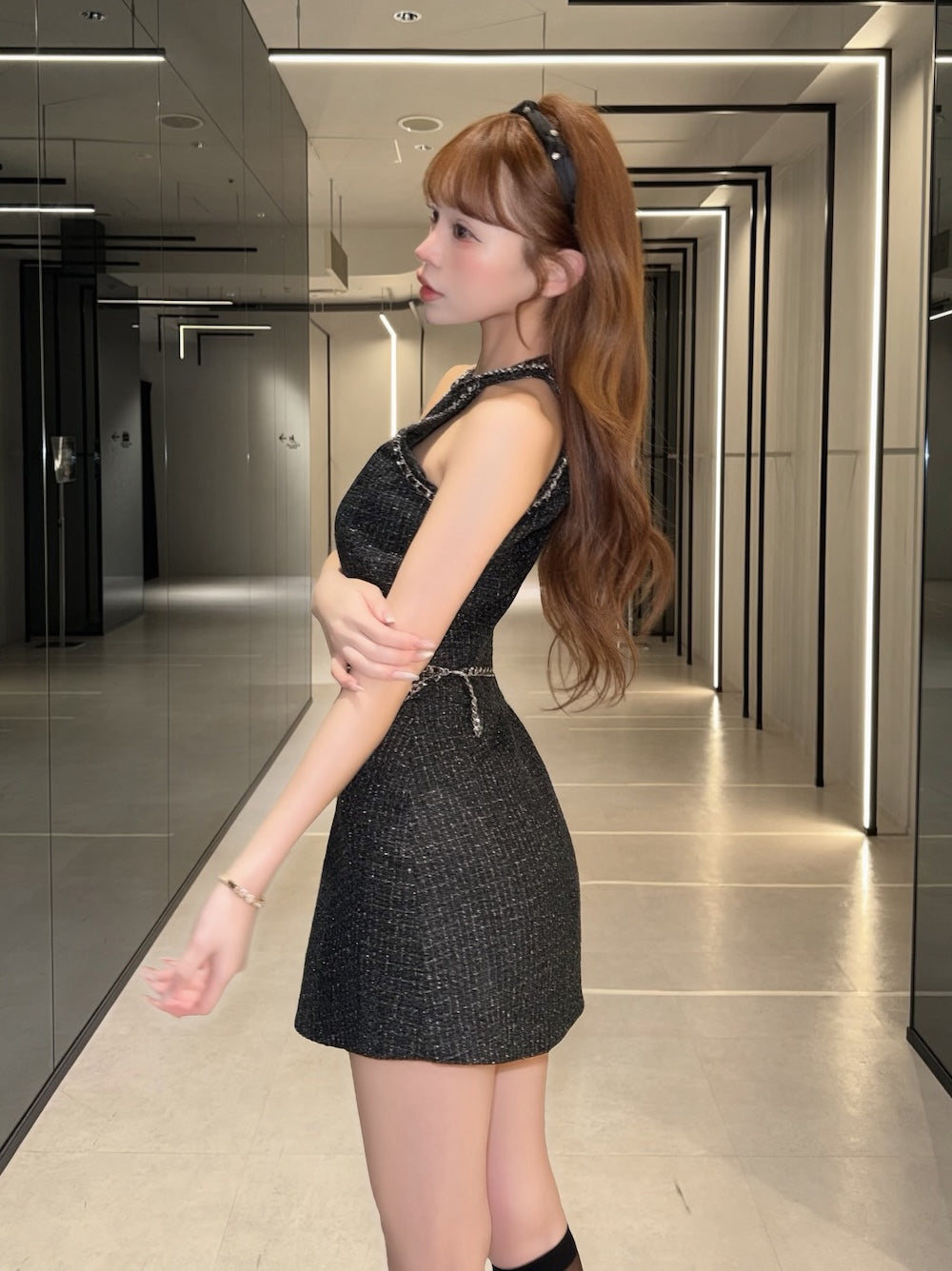 モデル：158cm（着用サイズ：FREE　着用カラー：BLK）