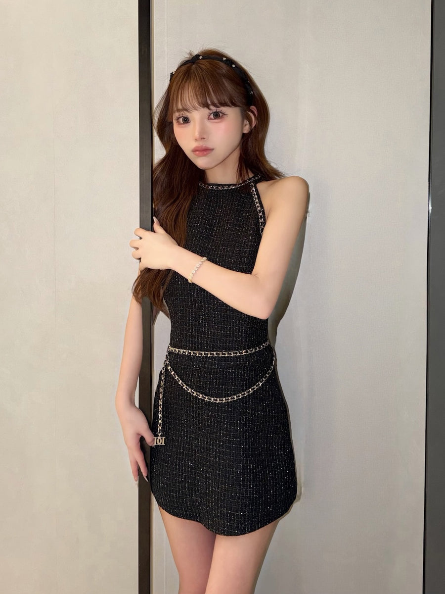 モデル：158cm（着用サイズ：FREE　着用カラー：BLK）