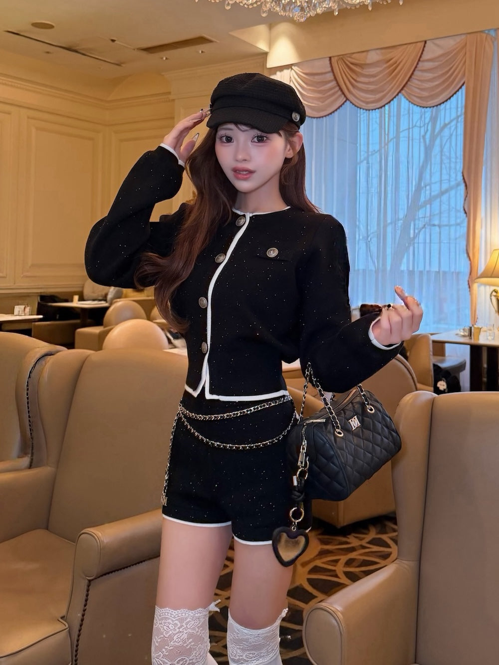 モデル：158cm（着用サイズ：FREE　着用カラー：BLK）