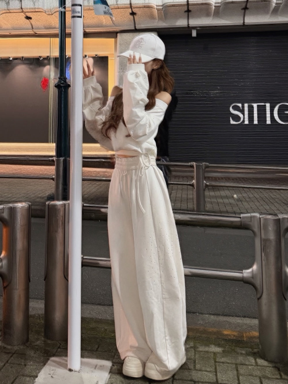 モデル：158cm（着用サイズ：FREE　着用カラー：WHT）
