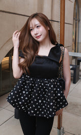 モデル：156cm（着用サイズ：FREE　着用カラー：BLK）