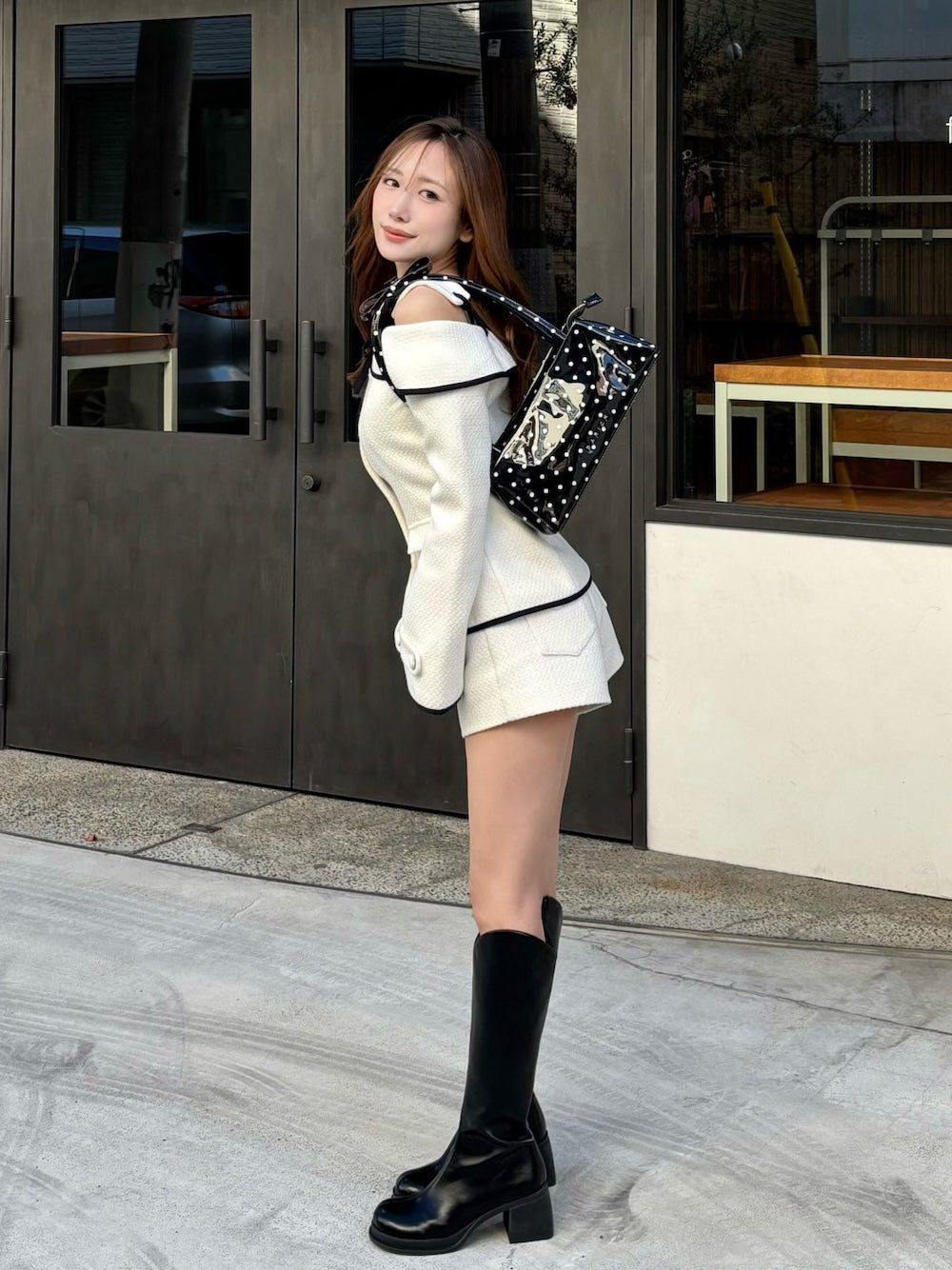 モデル：156cm（着用サイズ：S　着用カラー：IVO）