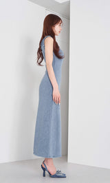 モデル：165cm（着用サイズ：FREE　着用カラー：BLU）