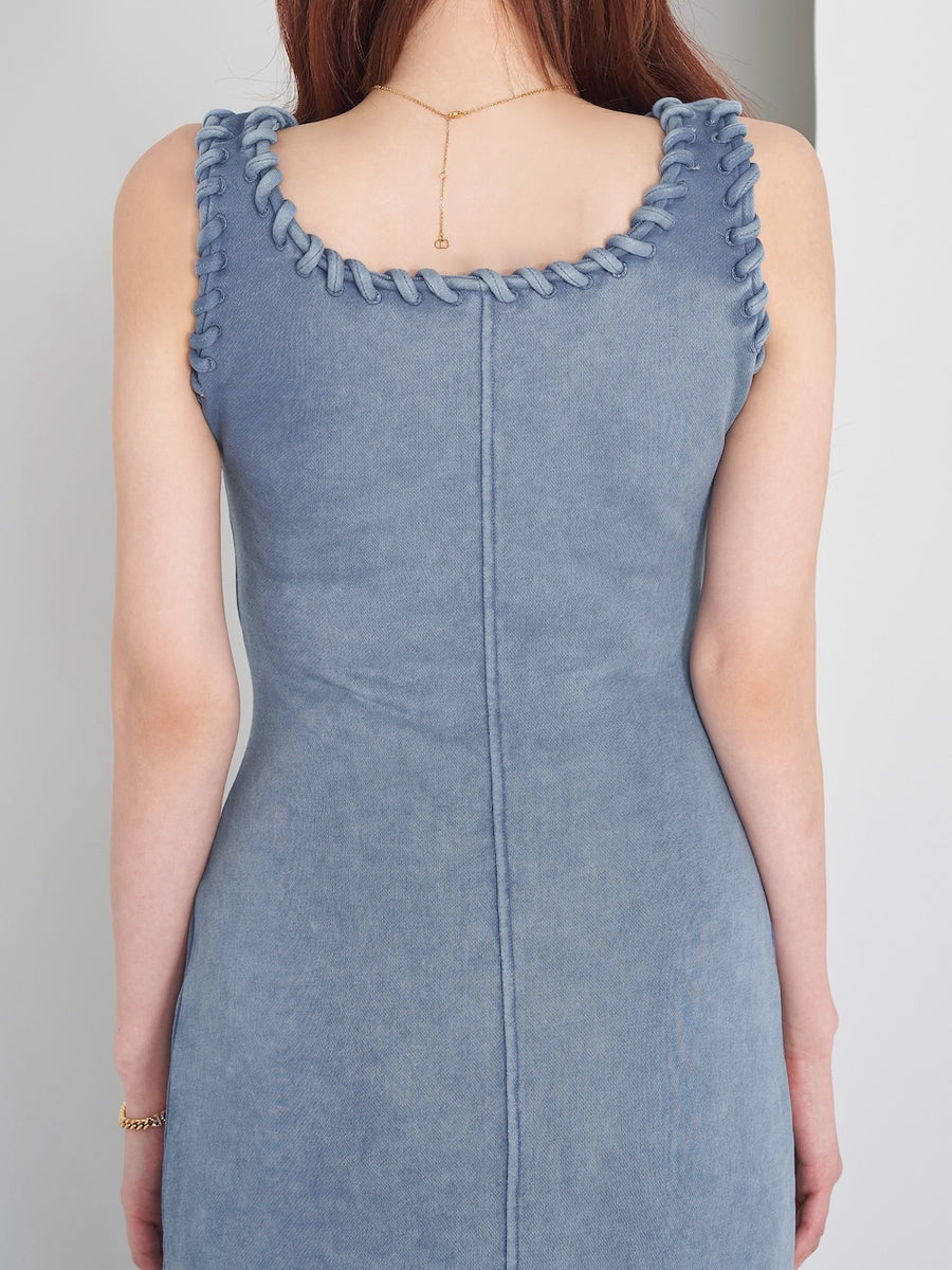 モデル：165cm（着用サイズ：FREE　着用カラー：BLU）