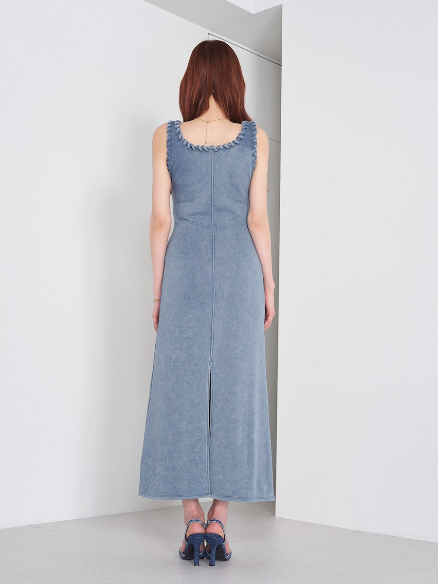 モデル：165cm（着用サイズ：FREE　着用カラー：BLU）