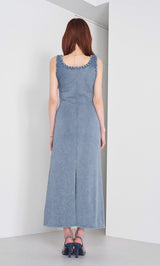 モデル：165cm（着用サイズ：FREE　着用カラー：BLU）