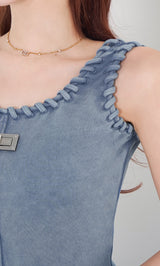 モデル：165cm（着用サイズ：FREE　着用カラー：BLU）