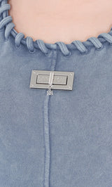 モデル：165cm（着用サイズ：FREE　着用カラー：BLU）