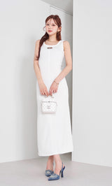 モデル：165cm（着用サイズ：FREE　着用カラー：WHT）