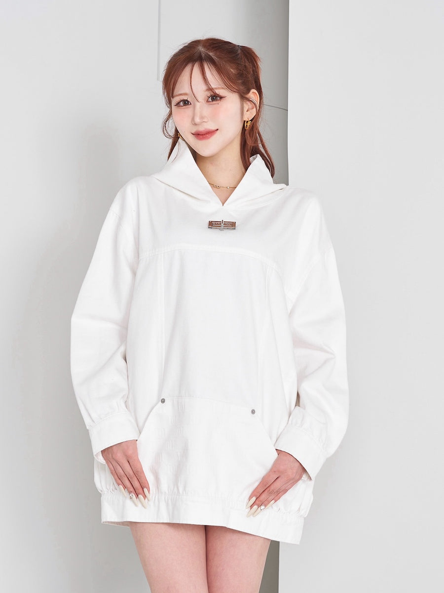モデル：165cm（着用サイズ：FREE　着用カラー：WHT）