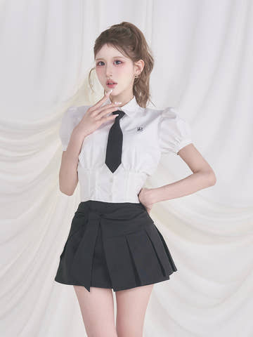 モデル：165cm（着用サイズ：FREE　着用カラー：WHT）
