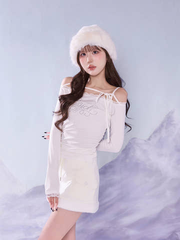 モデル：165cm（着用サイズ：FREE　着用カラー：WHT）
