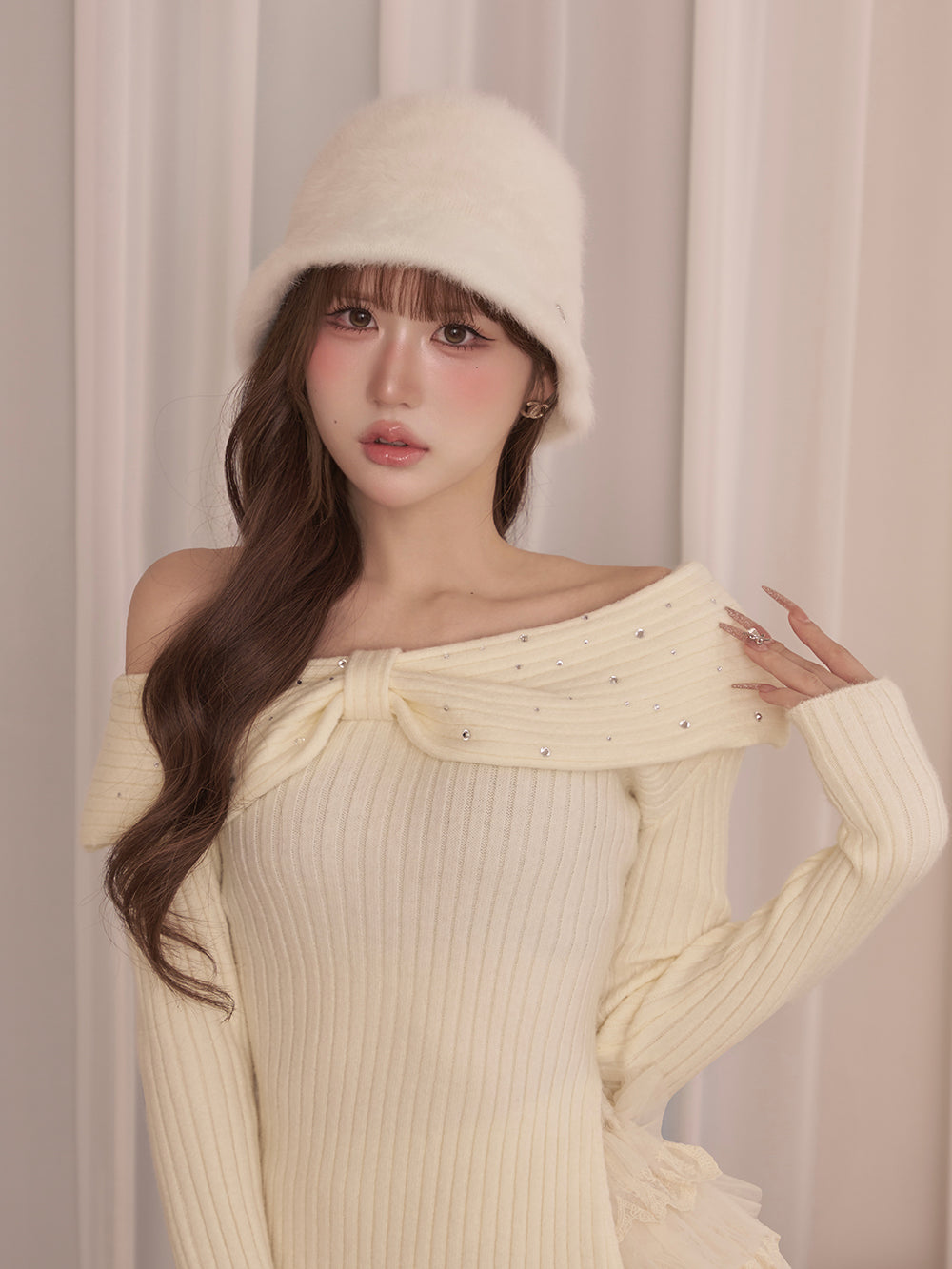 モデル：165cm（着用サイズ：FREE　着用カラー：WHT）