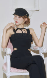モデル：165cm（着用サイズ：FREE　着用カラー：BLK）