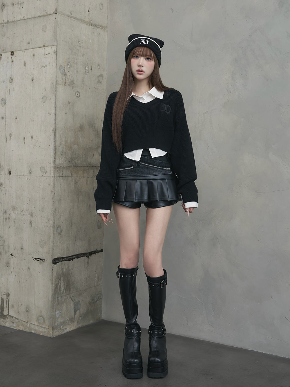 モデル：165cm（着用サイズ：FREE　着用カラー：BLK）