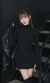 モデル：165cm（着用サイズ：FREE　着用カラー：BLK）