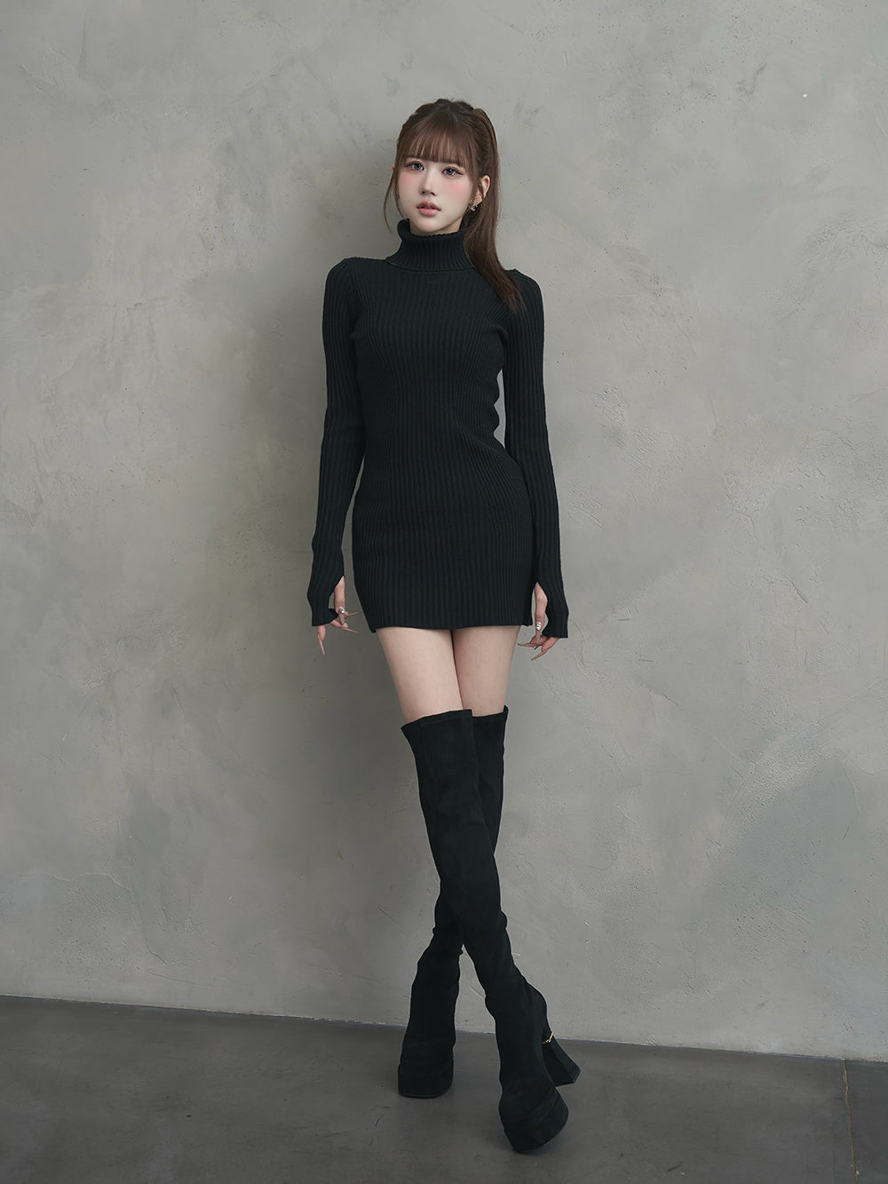 モデル：165cm（着用サイズ：FREE　着用カラー：BLK）