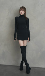 モデル：165cm（着用サイズ：FREE　着用カラー：BLK）
