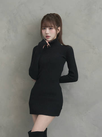 モデル：165cm（着用サイズ：FREE　着用カラー：BLK）